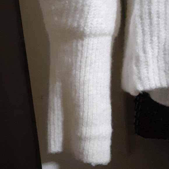 Sweater - Picture 4 of 4